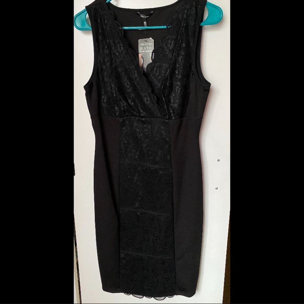 Daisy Fuentes Black Lace Dress with Slimming Technology bandeau style Medium NWT
